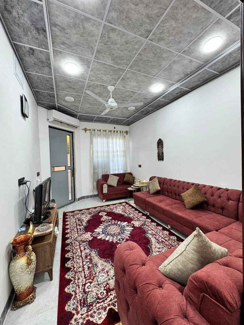 دار للبيع بناء حديث  في الموصل حي السكر قرب سانكو مول فرع صبا اتجاه شروق تام مساحه 130 واجهة  6 ونص × 20 
*********** ابو احمد 
*********** ابو سيف 
*********** ابو احمد 
عقارات اليمامة حي السكر قرب مستشفى الخنساء 
طابق واحد كراج مطبخ استقبال هول صحيات منور غرفه نوم بيتونه
