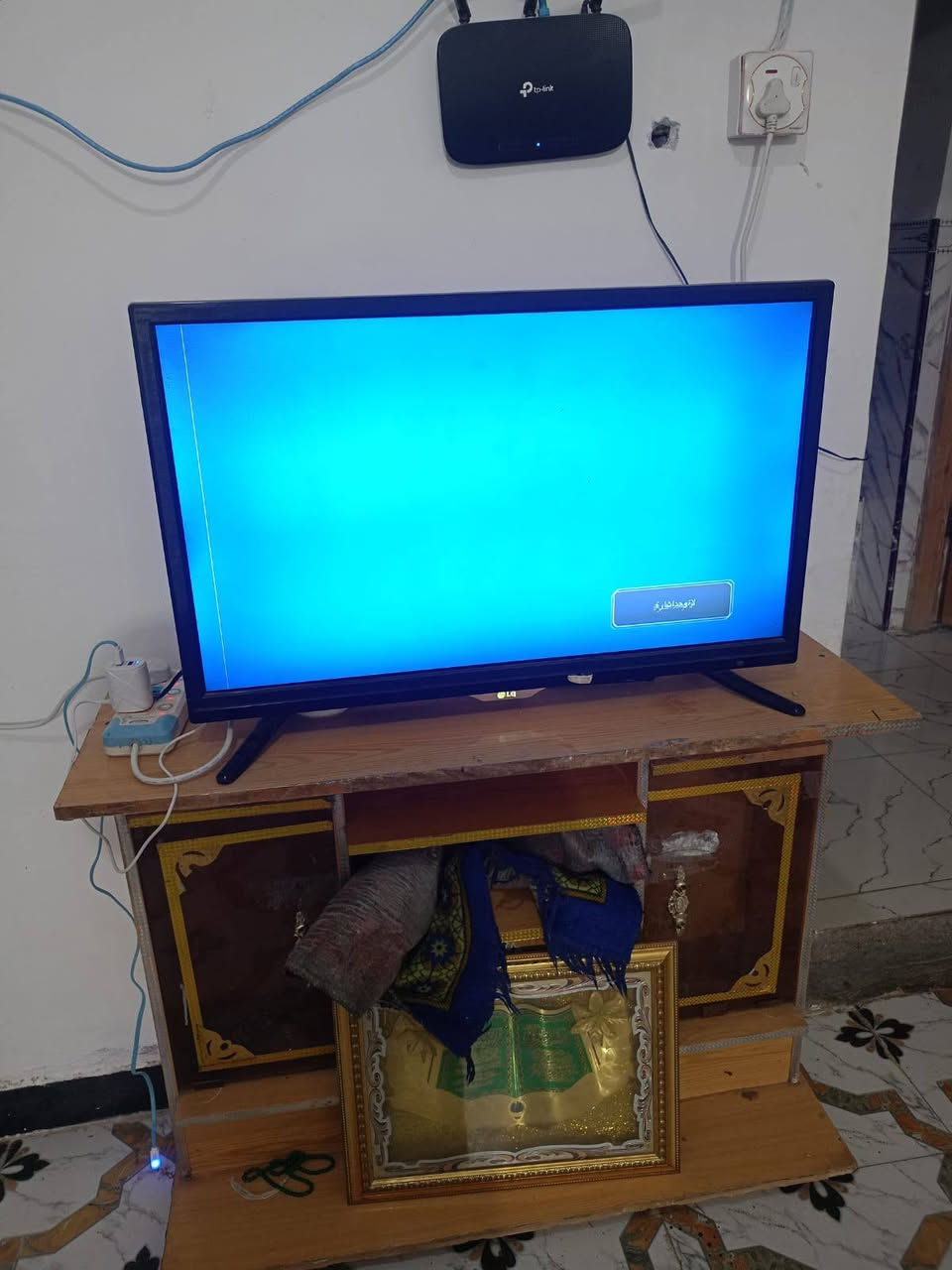 بلازما للبيع نظيفه مستخدمه قليل وبيها فقط بس شخط أبيض بالشاشه وهيه شغاله وما بيها لأ عطل ولا شي بدون انترنت تفيد بالكاميرات إلي عنده كاميرات بالبيت حجم 32 الاتصال على الرقم *********** أو تفضل على الخاص

