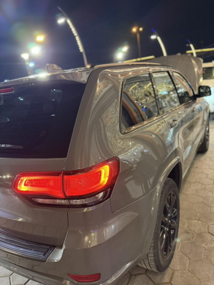 كراند شيروكي 2019

اللون سمنتي الحادث واضح بل صور والسونار ايظا مرفق مع الصور
فئه بلاك توب
كشنات كهربائي تدفئه
جنطه شفط
 
ستيرن تدفئه
جاهزه من كلشي
‏***********
