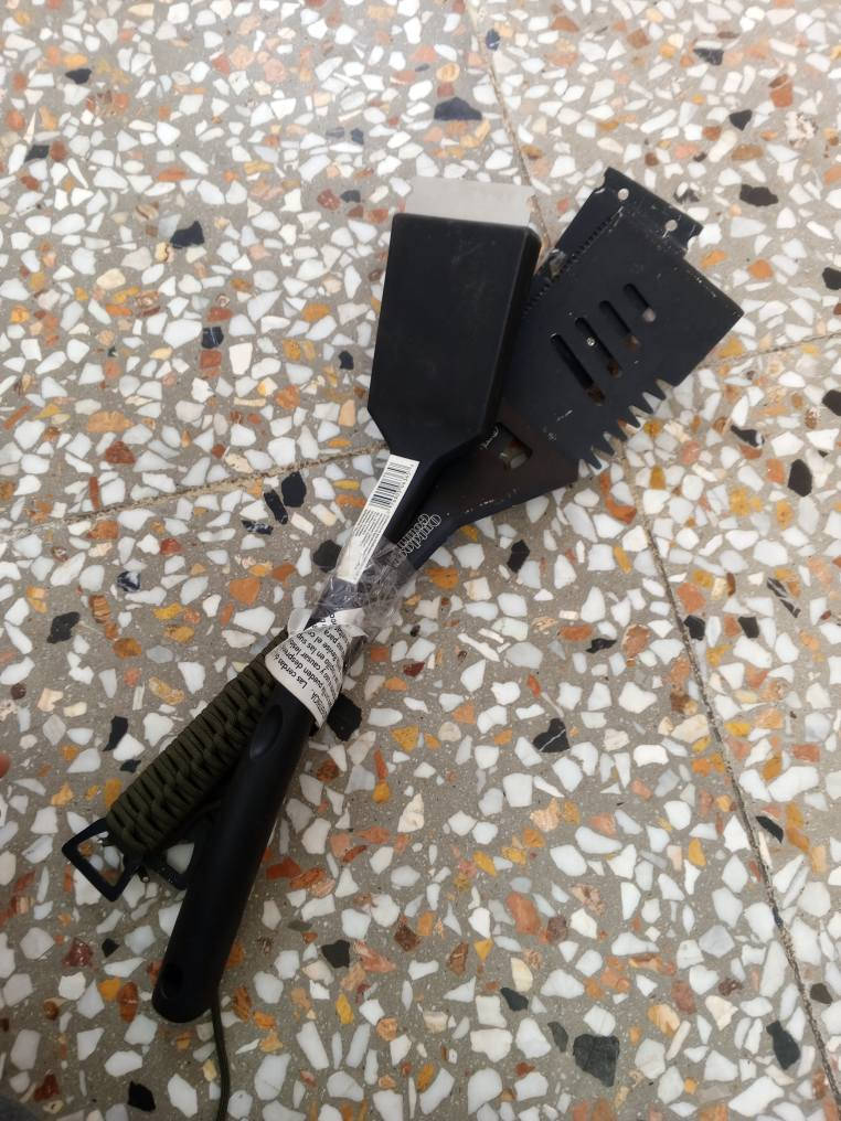 ادوات منزليه باله اوربي غير مستخدم 
سكين منشار الوان 
محداد سكين الوان 
فرشه منضف شوايه 
مس+ جفجير خشب ونايلون سيت 
قالب زينه كيك 
بأسعار مناسبه واكو توصيل داخل العماره عمارة, ميسان


**إذا كنت صاحب هذا الإعلان وتريد حذفه لأي سبب، رجاءا أرسل رسالة إلى الدعم الفني**