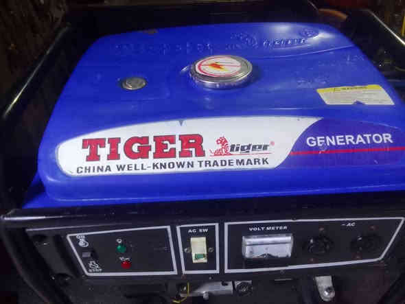 مولده تايكر ٣٧٠٠ ملف نحاس ١٠ انبير نظيفه جدأ السعر ١٣٠ الف موصل ايسر *********** موصل
