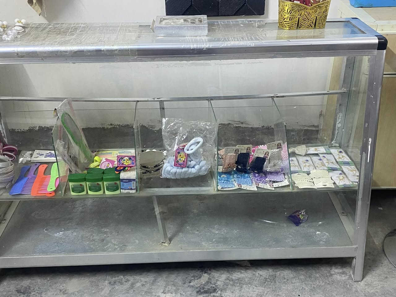 عارضه للبيع فقط جامه مكسوره شويه من فوك ملفوفه بتيب بسعر ٣٥ ثكيله الاصليه


**إذا كنت صاحب هذا الإعلان وتريد حذفه لأي سبب، رجاءا أرسل رسالة إلى الدعم الفني**