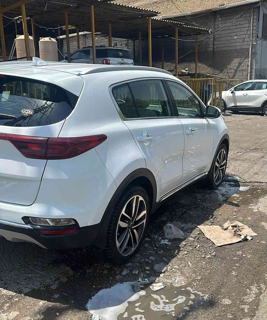 السلام عليكم
عندي سبورتج خليجية موديل ٢٠٢١ مكفولة من الصبغ والتبديل و البارد ماشية مية و شوية مواصفاتها حلوه تجي بيه بصمة تشغيل و ابواب  و كشنات جلد بلادية و شاشة چبيرة بلادية و حساسات امامية و خلفية و كاميرا و بعد بيه مواصفات والسيارة اباسمي من هيه زيرو .
السعر ٢٠٥ ورقة و بيه مجال و مكان السيارة بغداد
للاستفسار اتصل على الرقم ***********

