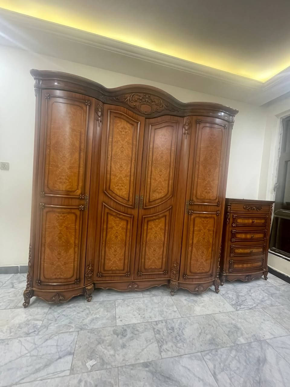 غرفه اللبيع. مكونه من 8 قطع. نظيفه مال بيت.  سعر. 750


**إذا كنت صاحب هذا الإعلان وتريد حذفه لأي سبب، رجاءا أرسل رسالة إلى الدعم الفني**