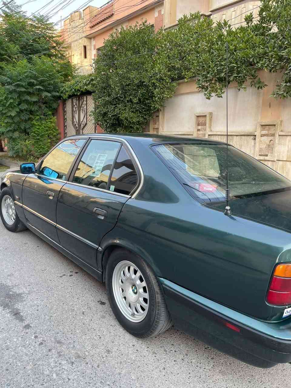سلام عليكم
Bmw 520 كير عادي 
مديل 1991 سياره كامله من ناحيه محرك وكير وصدر امامي خلفي داخلها نضيف تبريد ثلج طخم تاير جديد سياره ما ناقصها اي شي صبغ عام جماليه بدون ضربه رقم جديد سنويه باسمي سعرها 55 وبيها مجال قليل 
رقم ‏‪***********‬‏
واتس ***********
