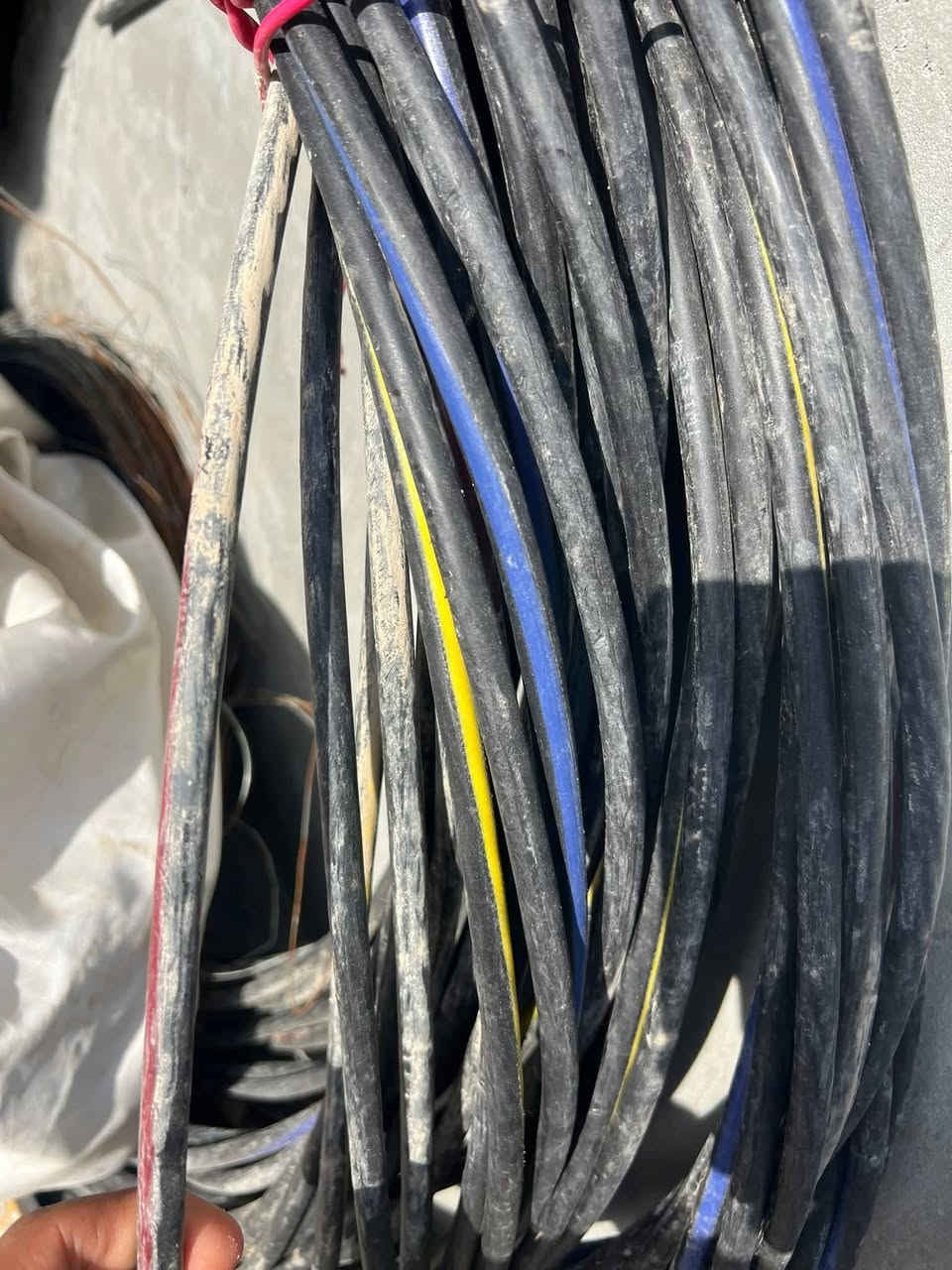 سلام عليكم ضفيره للبيع ام 35 جديده اربع خطوط مكاني سكندريه ***********
