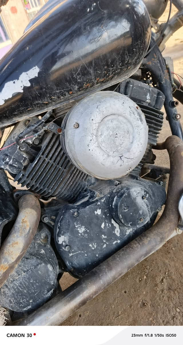 السلام عليكم هارلي مكينه بل فلين كير بل فلين تخم تاير جديد دراجه تشتغل كلشي مبيه عوزه كتف شحن وتنضيف كابريتر تشتغل إذا جيب باتري جديد رايده ب ٤٠٠وبيه مجال بسيط عنواني بابل الشوملي وهذا رقمي ***********
