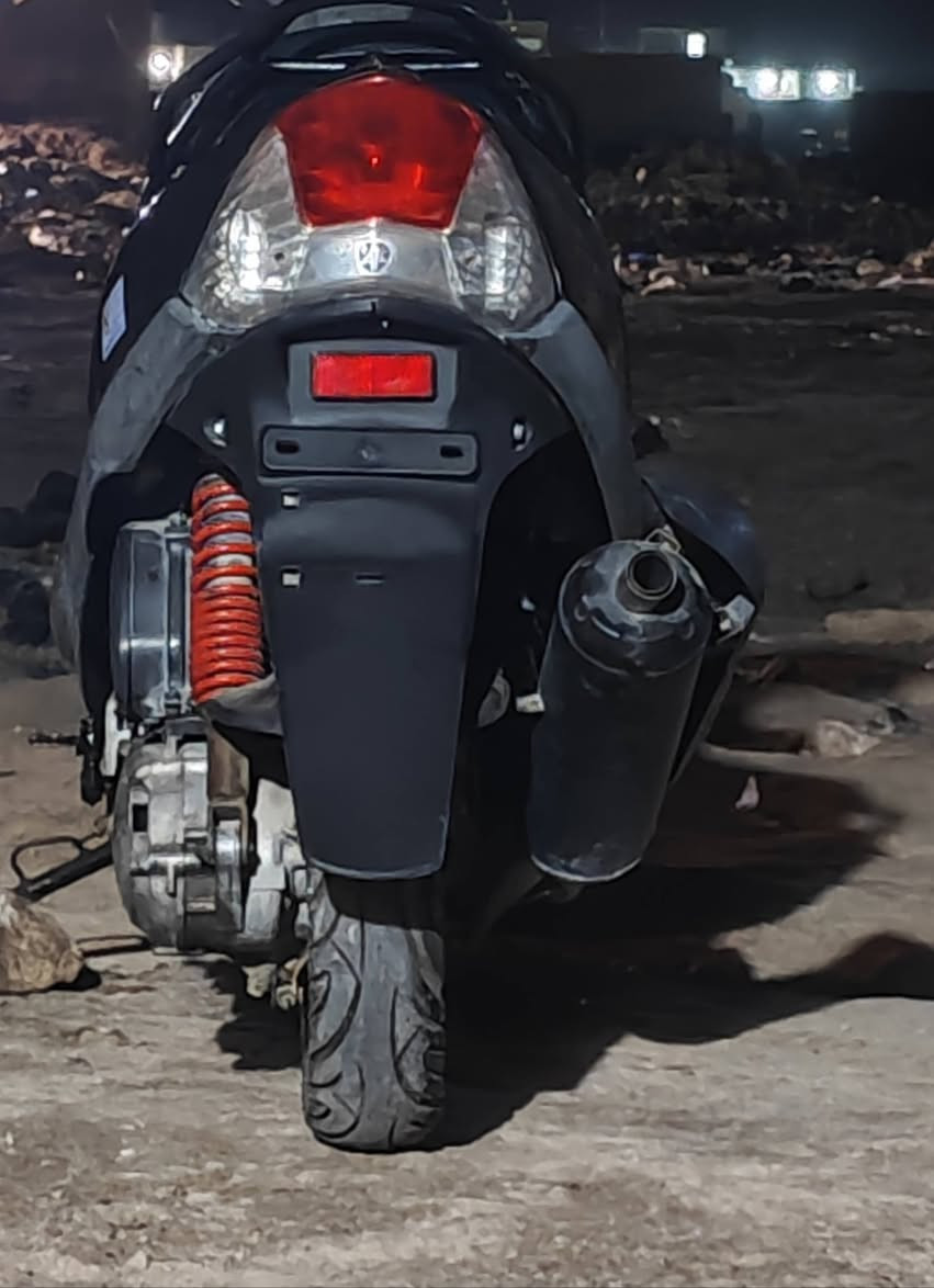 اخوان دراجه ماكس عدله للبيع  الدراجه كامله كهربائيات اشاير لايت عالي ناصي هورن سلف هندر باتري  تايرات جدد كفر نضيف كلش  بس صورت بليل وطلعت مو واضحه  الدراجه شلعه ومعدل وناعمه كلش صوت حلو صالنصه رياضي اف ام صوت مضخم الدراجه مفتوحه  السعر 450 وبيها مجال قليل  و انشاء الله باجر اصورها بنهار ولي يريدها خاص اذزه العنوان سماوه ال معالي قرب محطة الغاز  رقم الهاتف ***********
