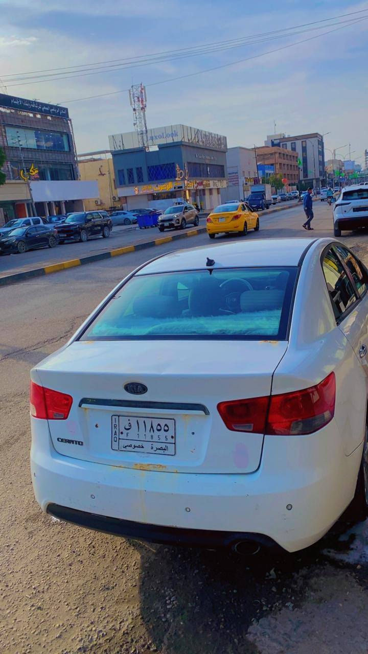 سلام عليكم سيراتو للبيع موديل 12 لسياره وارد خليجي لسياره خير من الله لسياره بيه ضربه بل بنيد مثل ما تشوفون بل صوره بعدني ما صابقه مكينه وكير خير من الله السعر 95وبيه مجال كلششششش قليل ***********.     ***********.  مكاني البصره
