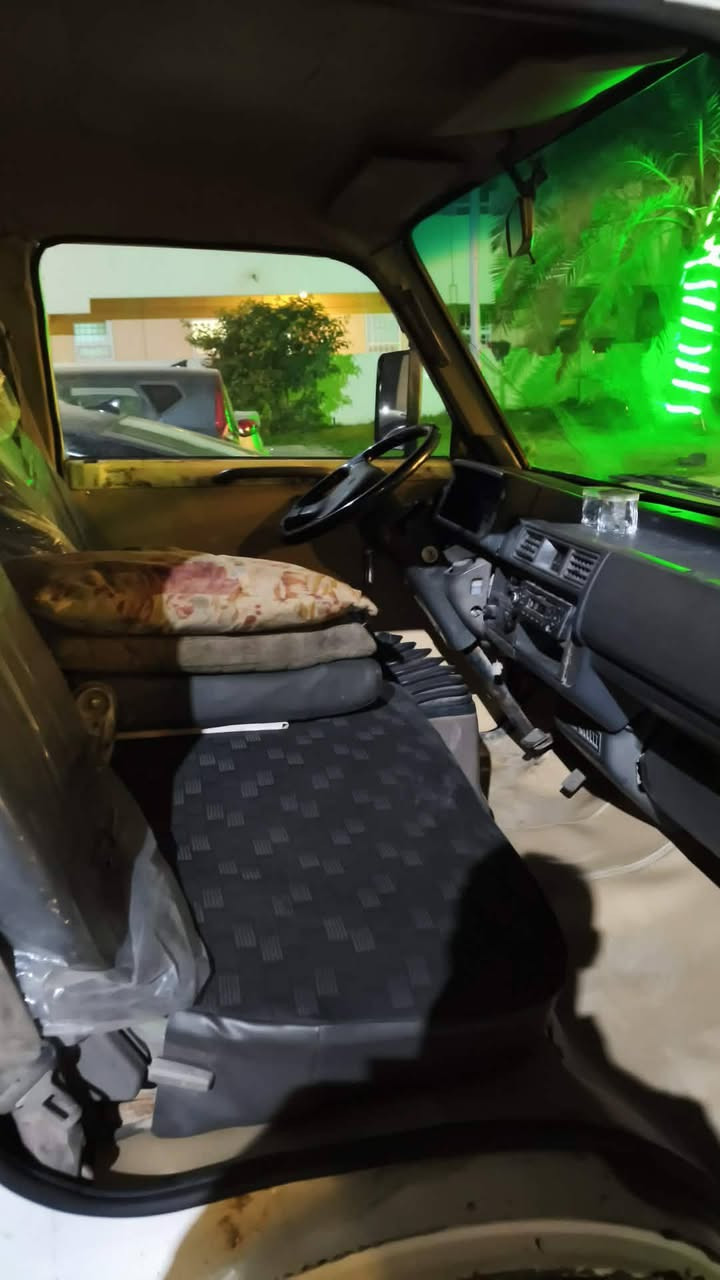 كيا موديل ٩٣ رقم ديالى كير محرك شاصي تخم تيرات شرط  سعر ٦٠ اوبيه مجال ***********
