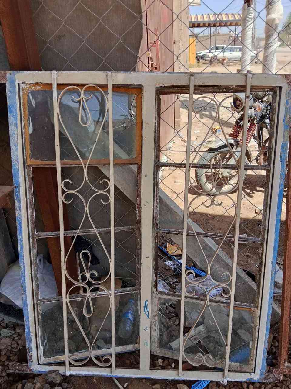 شبابيك للبيع المكان الشاميه مفرك الصلاحيه مقابيل مشروع الماي ***********
