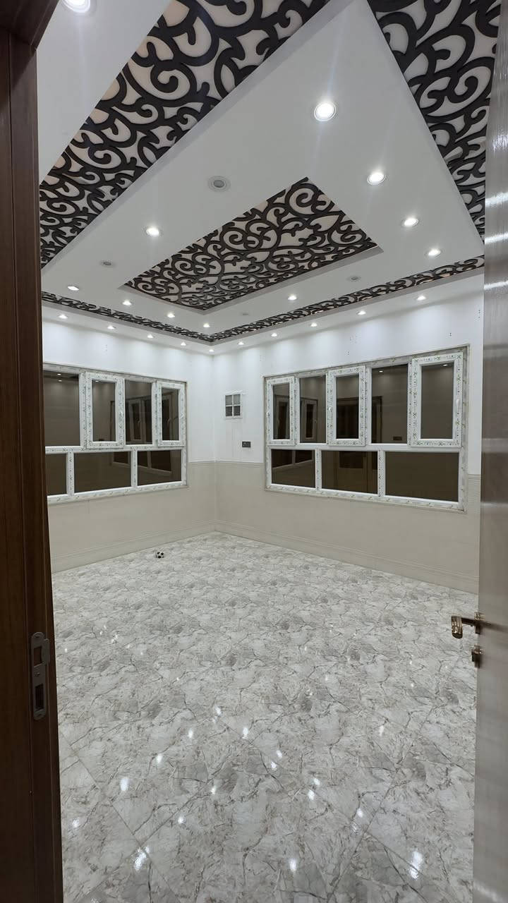 السلام عليكم
دار للايجار في حي الصديق الاولى
مساحة ١١٠ متر طابق ارضي
يحتوي على غرفة وهول ومطبخ وصحيات واستقبال 

مكتب صفوان السنجاري 
***********
***********
