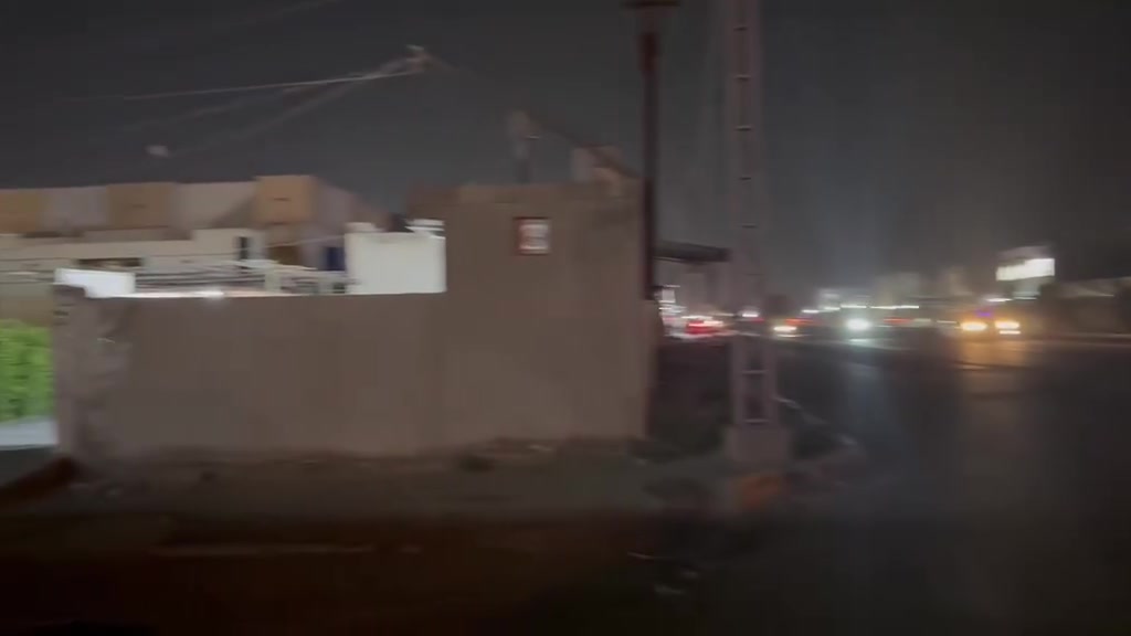 بيت للبيع المساحه ٤٣٦ متر يحتوي على ٢ غرف جوه وصاله جبيره وديوان وهول الطابق الثاني ٣ غرف وصاله وبي حمامات والاستفسار أكثر *********** أو راسلني موقع مميز شرط ركن  يصلح للاستثمار الموقع الانبار الرمادي شارع ٦٠ منطقة الملعب
