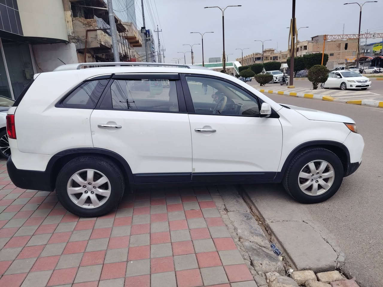 السلام عليكم سورنتو موديل ١٢ محرك ٤ بيه قطعتين جاملغ خلفي ونص الصندوك محرك جديد سعر ١٣٥ بيه مجال للتواصل ***********
