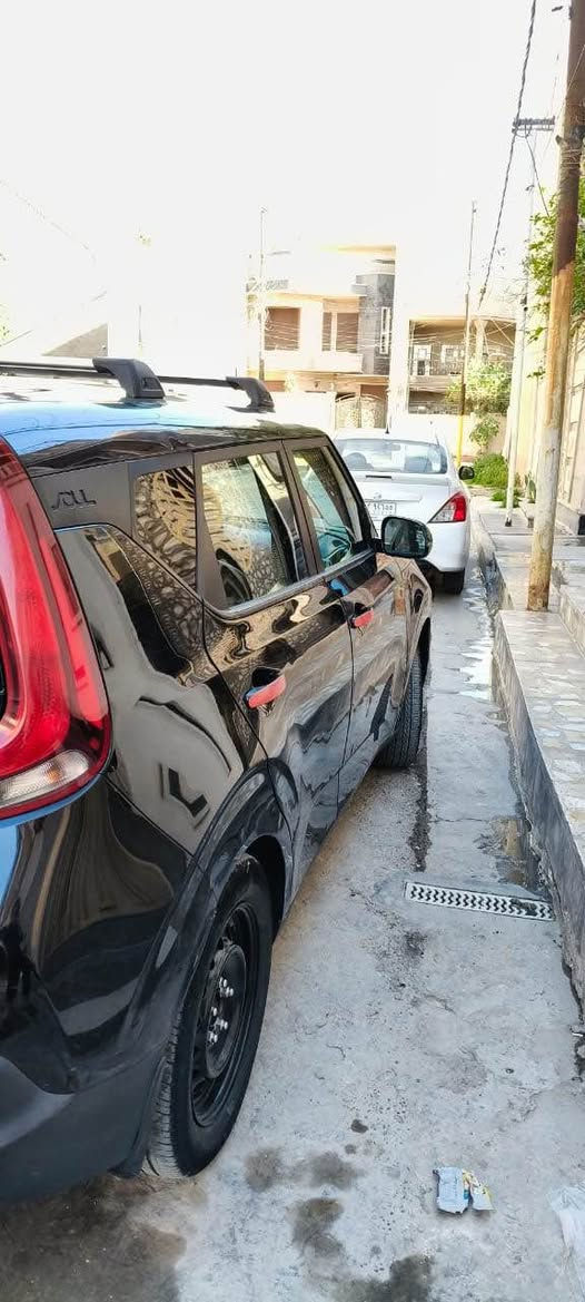 كيا صول موديل ٢٠٢٢ حادثها واضح في الصور السيارة وضعها ممتاز تايرات جدد مواصفات حلوة بيهة تكحيل بلقمارة بسبب شخط بيهة مبين من الحادث تحويل مباشر السيارة بأسمي رايدهة ١٤٥ للاتصال *********** بغداد, العراق
