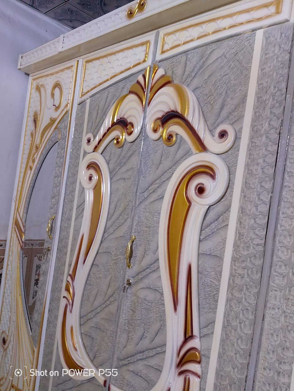 نظيف ودرجة أولى 
للبيع غرفة مرتبة 
***********
مكاني الزبير
