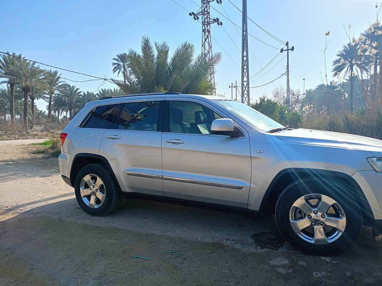 السلام عليكم
للبيع سياره جيب خليجي 2013 
بدون حادث 
مكاني كربلاء والاستفسار اكثر على هذا الرقم ***********
