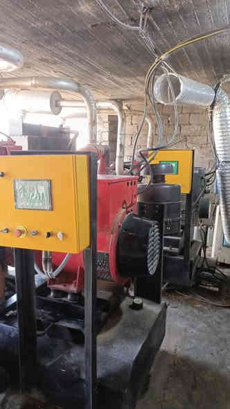 السلام عليكم مولدات عدد ٢ للبيع دايو ٨ واحد كلار ٢٥٠كيفي بلادي راديتر ١٤٠ وثاني ٢٠٠كيفي عادي بلادي راديتر ١٤٠ شرط لحمل جاهز ات سعر الواحد ٨٥ورقه العنوان صلاح الدين الشرقاط ***********   ***********
