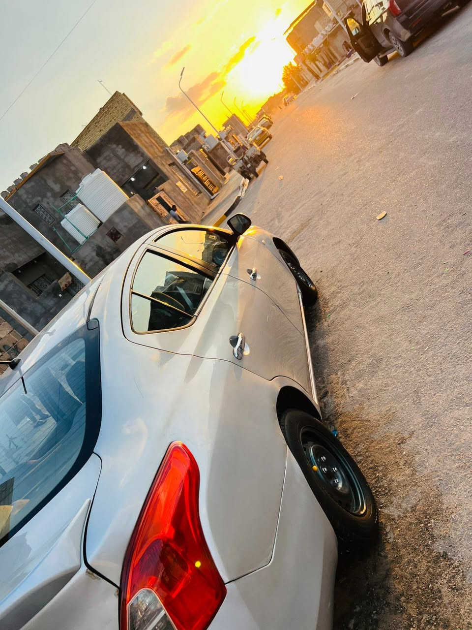 السلام عليكم نيسان 2016 رقم اربيل كير تبريد سياره حلوه ونضيفه دوشمه جديده ارضي وكشنات مكينه كايمه وبيه ضربه الجاملغ الخلفي صفحت اليمنه ولمدكر الكدام مصبوغ  السعر 75 وبيها مجال العنوان البصرة الزبير رقم التليفون ***********
