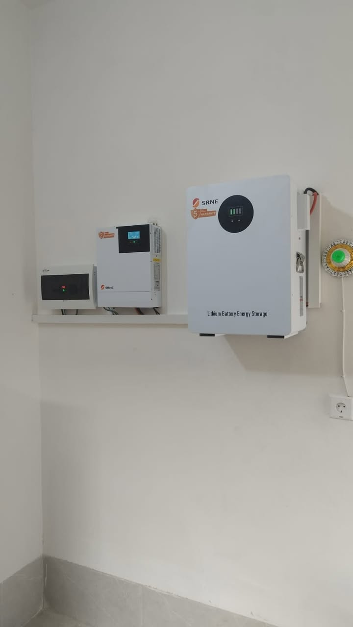 تم بفضل الله تجهيز وتنصيب  منظومة طاقة شمسية
#لمنزل_السيد(#صباح_الظاهر)
#الحويجة
مكونات المنظومة:
🔵الواح 620 واط عدد 5
🔵 بطارية 7.5 كيلوواط Srne
 🔵انفيرتر  3.6 كيلوواط ماركة Srne

مكتب هاني شاكر السلطان للطاقة الشمسية 
الحويجة #ناحية الرياض
هاني   ***********
ظافر ‏ ‪0780 680 4046‬‏
رعد ‏  ‪0782 496 9996‬‏
