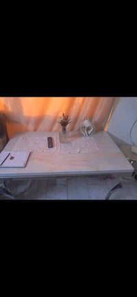 ميز مرمر • بدون كراسي
