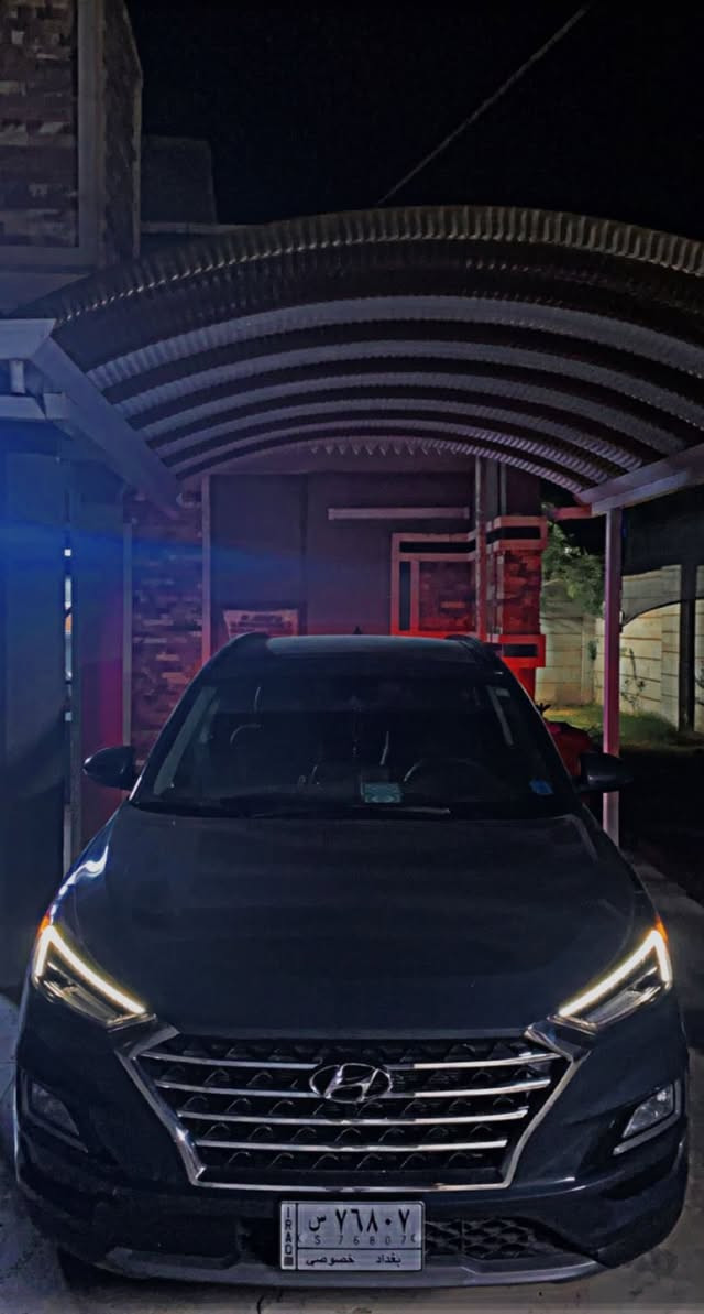 سلا عليكم توكسان 2021 وارد امريكي ضربتها واضحة بالصور قبق البانزين بدون ايرباك السياره جديده لوك السيارة استعمال شخصي ماشيه 52 mi 
فول مواصفات للاخير عدى الفور ويل  
السياره مكانها بغداد الراشديه 
السعر 200 وبيها مجال للشراي بيع فقط
رقم الهاتف ***********
