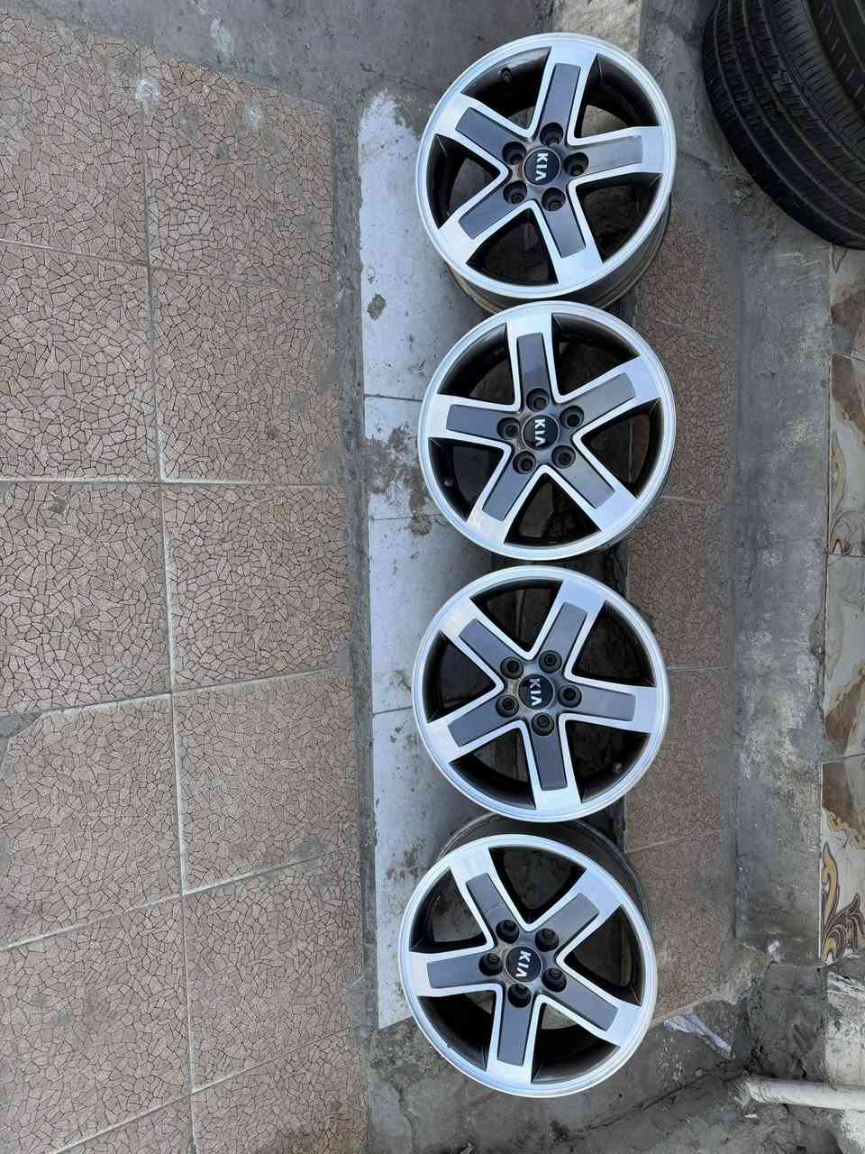 ويل كب حجم 16 اصلي بيع او مراوس ***********  بصره قرب جامع الكواز
