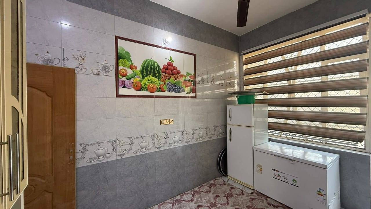 داران للبيع طابو صرف في الحولي السياسيين مساحة 300 كل دار 150 الاول مطلوب اسكان والثاني حر تريدهن اثنيهن او واحد منهن
 للاستفسار الاتصال
*********** 
 ***********
