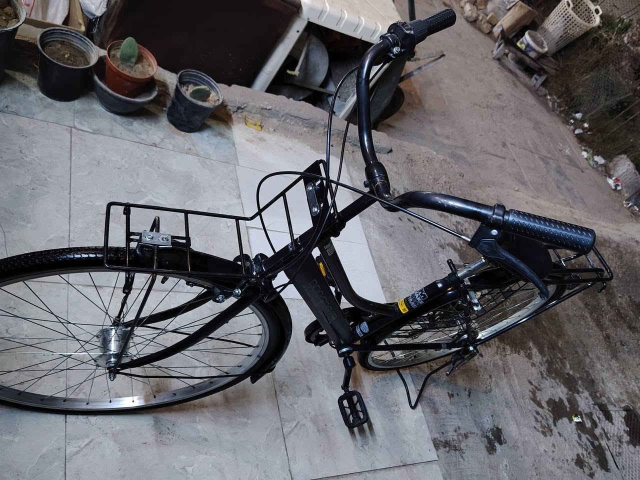 بايسكل للبيع الحجم 27 موديل 2024 السعر 120 وبي مجال ***********
