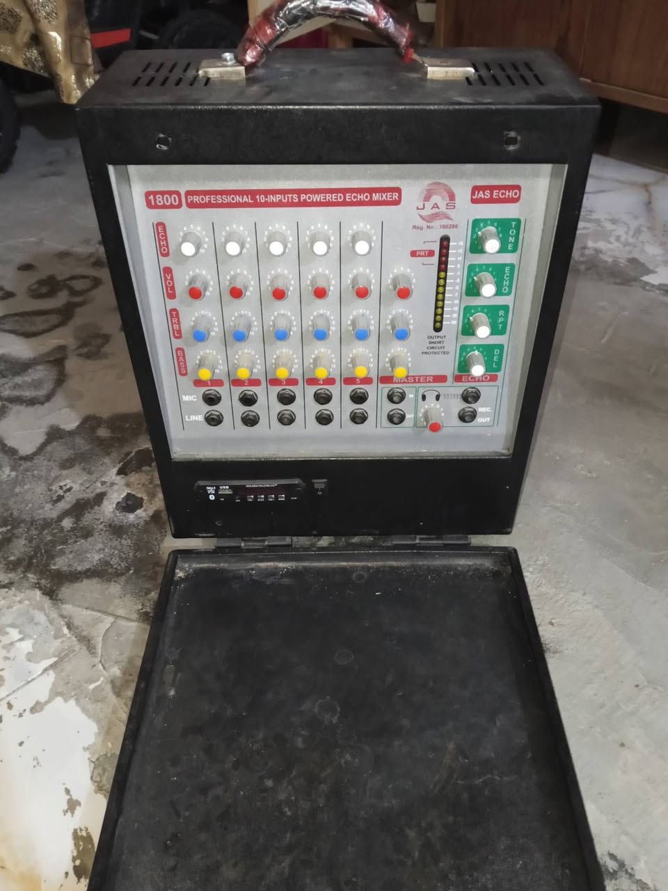 سلام عليكم خدمه الحسين ع.
زوج سماعات هندي اصلي كفاله 
جهاز جاسكو خط اربع مخارج سماعات فول نضافه 
مكسر جديد ماعرف نوعيته بالكارتون.
الشراي يقيم بما يرضي الله وياخذ..
*********** واتساب
