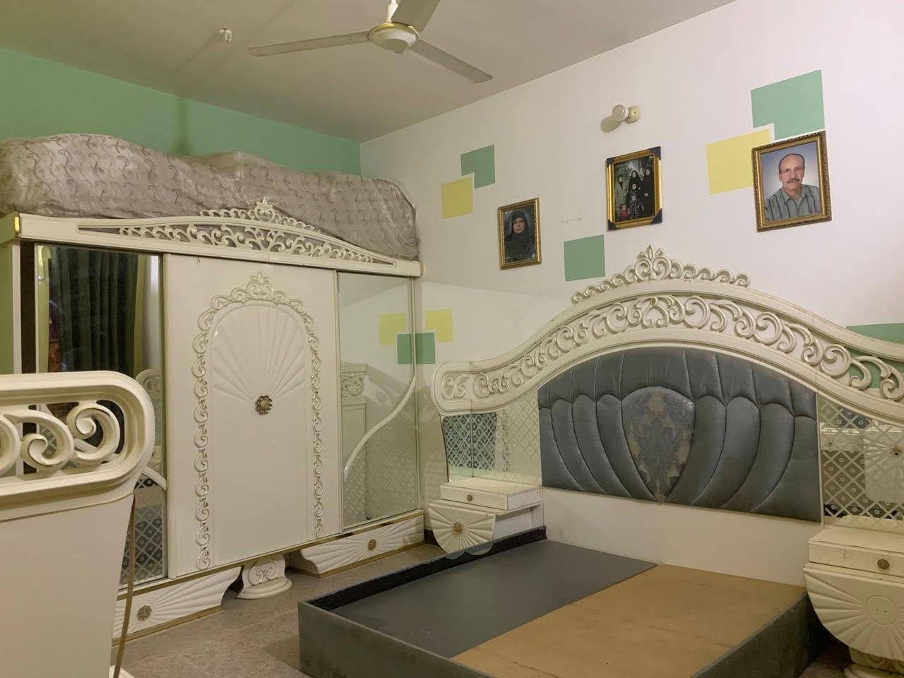 السلام عليكم بيت للبيع طابقين مساحه 200 متر قرب جامعه اهل البيت السعر خاص. ***********
