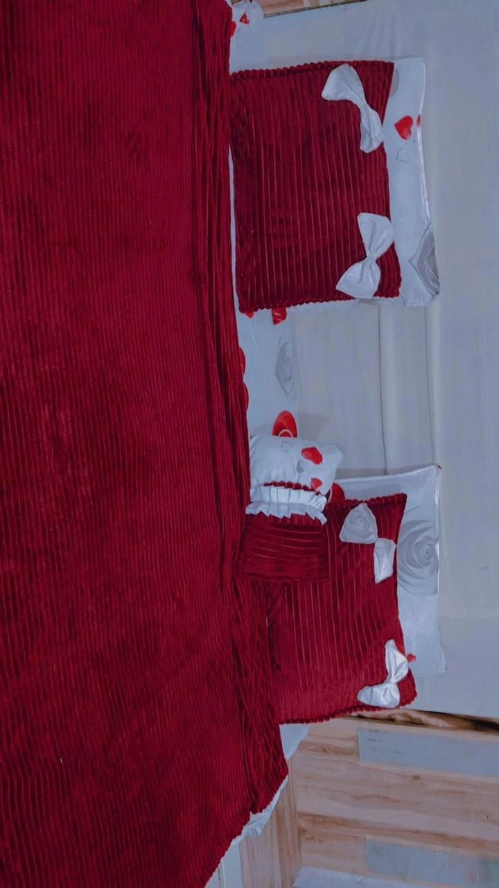 فرشه عيد الحب
تتكون من 6قطع 
تفيدكم بعيد الحب وبعد عيد الحب يعني ثنين في واحد 
تحتوي على 
4وجه مخده 
1كوشايه ممليه ع شكل جوكليته 
فرشه لاستيك اربع جهات وتلث جهات كشكش
وغطوه جميله انيقه بلون مميز 
 وين تلكون هيج جمال وترتيب فرشه متعوب عليها وتوصيل هم مجاني وبيع مباشر ❤😍
@إشارة 
الاصدقاء


**إذا كنت صاحب هذا الإعلان وتريد حذفه لأي سبب، رجاءا أرسل رسالة إلى الدعم الفني**