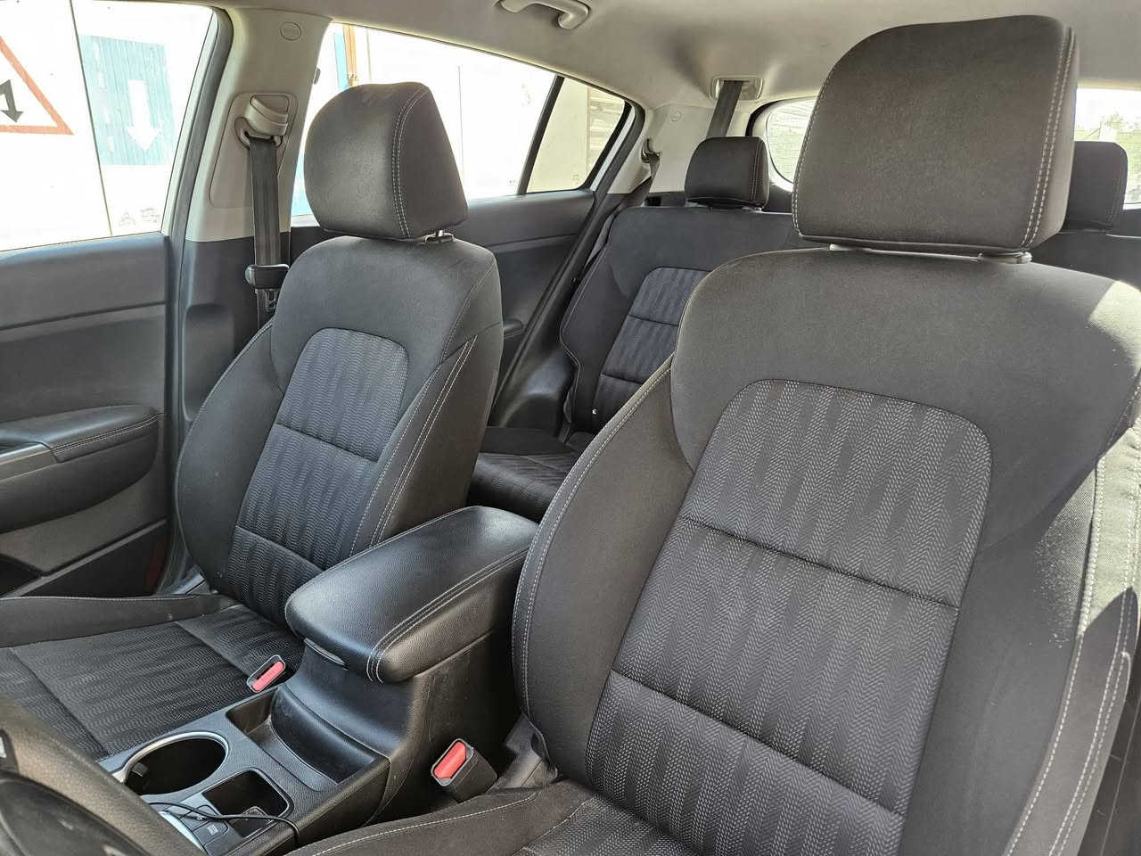 🚙 كيا سبورتج 2022 - وارد أمريكي (نظافة ومواصفات) 🚙
​السيارة بحالة ممتازة، موديل حديث، وجاهزة للاستخدام الفوري مع صيانة كاملة.
​تفاصيل البدي والحادث:
​الموديل: 2022.
​الحادث: تبديل جاملغ وبنيد (بلادي) + صبغ ربع باب السائق فقط.
​الحالة: السيارة مكفولة من ناحية الدواخل والشواصي.
​المواصفات الميكانيكية والخدمات:
​المحرك والكير: بحالة ممتازة (خير من الله).
​المسافة المقطوعة: 67 ألف (حقيقية).
​الإضافات: تخم تاير جديد + بطارية جديدة.
​الوضع القانوني والسعر:
​💰 السعر المطلوب: 🔥🔥 لمعرفة السعر الاتصال على الرقم او مراسله البيج 
📝 التحويل: السيارة باسمي، والتحويل مباشر ثاني يوم.
​للتواصل والاستفسار:
​📞 رقم الهاتف: ***********

#تابعني مراح تخسر شي يوميا انزلك سيارات جديد ومناسبه 🔥🚙🚗
