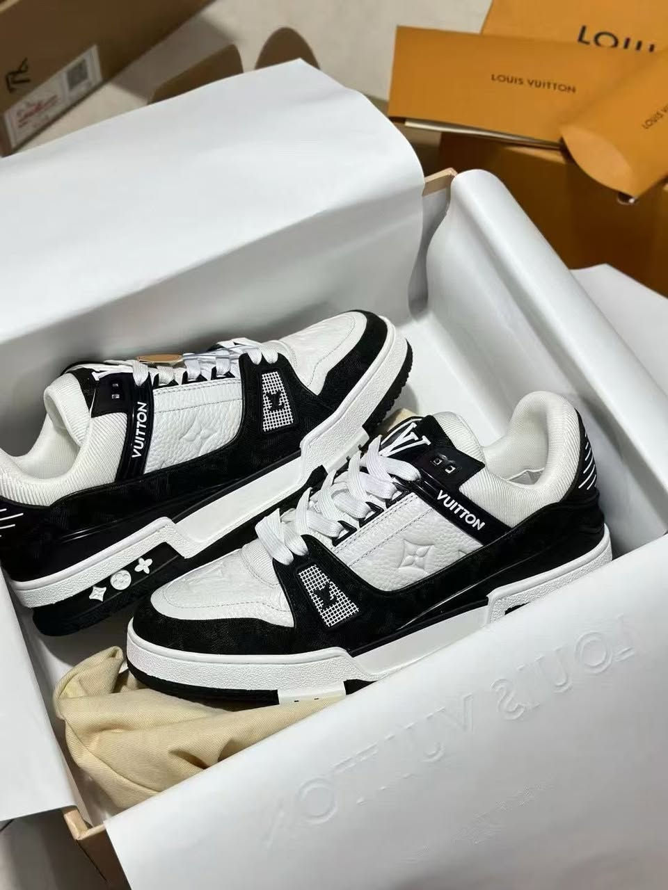 Sizes 36-45 will be shipped after being photographed.


**إذا كنت صاحب هذا الإعلان وتريد حذفه لأي سبب، رجاءا أرسل رسالة إلى الدعم الفني**