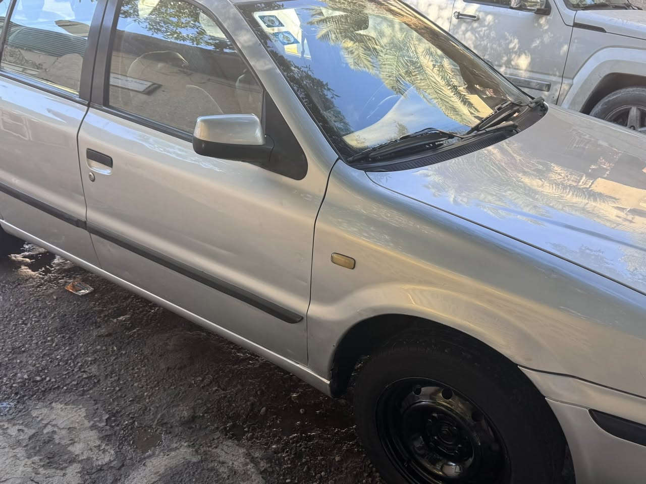 سلام عليكم سمند 2012 بيه صبغ بس  بنيد اثر جراد عندي صوره قبل صبغ مكفوله ضربه وصبغ مشط ستيرن ينضح دهن سياره على وضع شركه بسمي  مكاني الشعب سعر 50 بيه مجال بس شراي خابرني إذ ماعجبك سعر لا تعلق ***********
