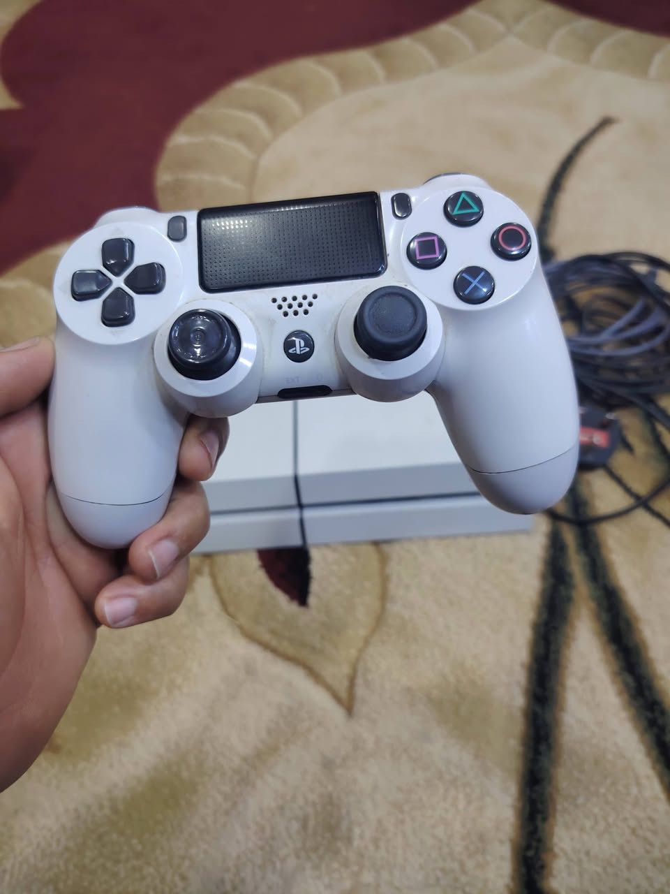 سلام عليكم
شباب بلي 4 للبيع
كامل مكمل جوستك عدد 2 الصلي
مع يو بي اس نضيف
ذاكره 500مهكر
نضام 9
برنامج فتح للعاب بدون فلاش
للستفسار ***********
