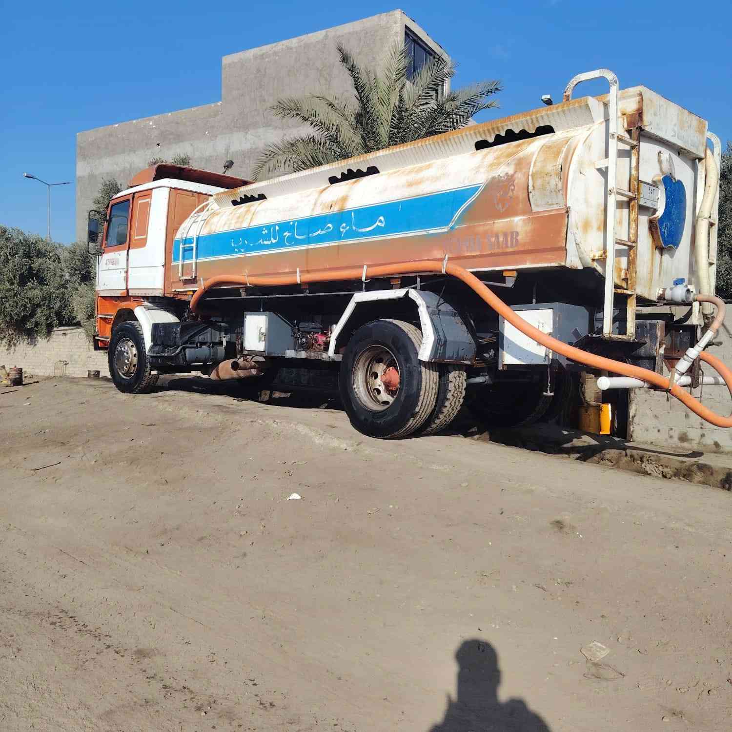 دنكر سكانيا ١١٣  مشلح حمولة ١٦ الف تانكي نضيف  موديل ٨٩ رقم كربلاء مشروع وطني سنوية لغاية ٢٠٣٠ مسجل بالسنوية حوضية ماء كير محرك ستة كورين بلادي تخم تاير مكفول شاصي طويل بلادي مكان بغداد السعر المطلوب ١٤٥ للاستفسار الاتصال *********** او ***********
