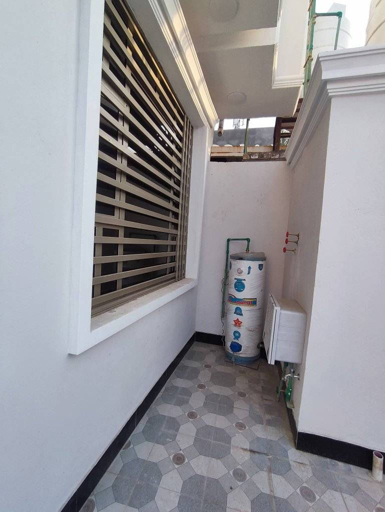 نحن في مجال المقاولات نلتزم بتقديم أفضل الخدمات الهندسية والإنشائية وفق أعلى معايير الجودة والدقة في التنفيذ. نمتلك خبرة واسعة في تنفيذ مختلف الأعمال مثل البناء، الترميم، التشطيب، وأعمال البنية التحتية، مع الالتزام بالمواعيد المتفق عليها واستخدام أفضل المواد والمعدات الحديثة. هدفنا هو كسب ثقة عملائنا من خلال العمل المتقن والشفافية في التعامل، لنكون خياركم الأول في عالم المقاولات.

واتساب ***********
