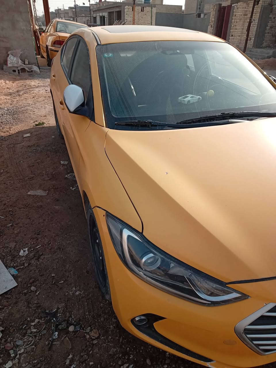 السلام عليكم .. للبيع ألنترا ٢٠١٧ خليجي تكسي بغداد مكَلوبه ومعمره كَير خير من آلله والمكينه مفتوحه مجفتهة قبل ٣ أشهر غراض أصلي والتبريد شغال السعر٨٥ وبيهة مجال للشراي / ***********
