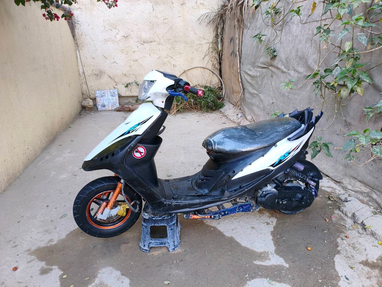 مرحبا ماكس عدله بوشه 58 شلعه ومعدل تشك الكاع نضيفه هواي بيه تزويد من الكفر لامامي للكفر الخلفي اقرا 
ويل رياضي اصلي 
تايرات زوج جيلاتين جديد
باتري جديد
سلف رياضي 55 اصلي 
دبلات اماميه رياضي 
فج وعنبار رياضي اصلي 
قبضات رياضي 
صرة دهن رياضي 
عقل رياضي سرعه تعبر ال100
دشبول جديد وكله شغال 
كابريته جديدة ام العلبه الخضرة 
دبل خلفي مع تطواله رياضي اصلي 
شيال راجع رياضي اصلي 
قبق هندر والسواد جديد 
قبق فلاوين تزويد 
كلجات wf 
كفرات اصليه ام الختم 
الكهربائيات شغاله كله سلف هندر اشاير لايتات
بك لايت جديد وماصدة جديدة وترايش جدد مكان الدراجه حله وهذة رقمي ***********