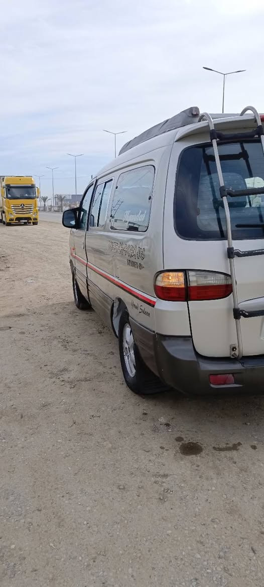 السلام عليكم ورحمة الله وبركاته
سياره ستاريكس للبيع 
موديل 2006
شرط التحويل أو وكاله
محرك شرط كير اتو اكسن شرط
حار بارد شرط
ليت زنون 
كهربائية كله شغال 
مصبوغ جماليه 
السياره احلى من الصور
غير متواجد عل فيس
لاتصال على هذا الرقم ***********
