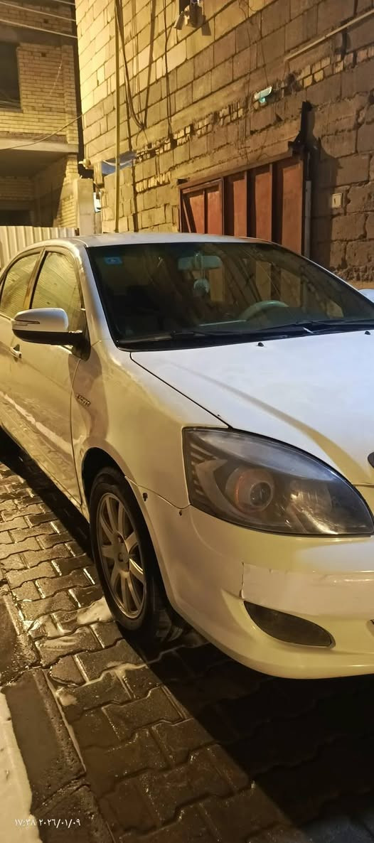 السلام عليكم جيلي موبل 2013 سياره جاهزه حداده من الطول للطول بيها الارباع مسوايه محرك كورلا حديث 1800 كفاله تبريد كهربائيات كلها شغاله السياره احلا من الصور السعر 50 وبيها مجال قليل كلش شرط التحويل السياره صاعده هزه كبل تحول العنوان البصرة *********** البصرة, العراق
