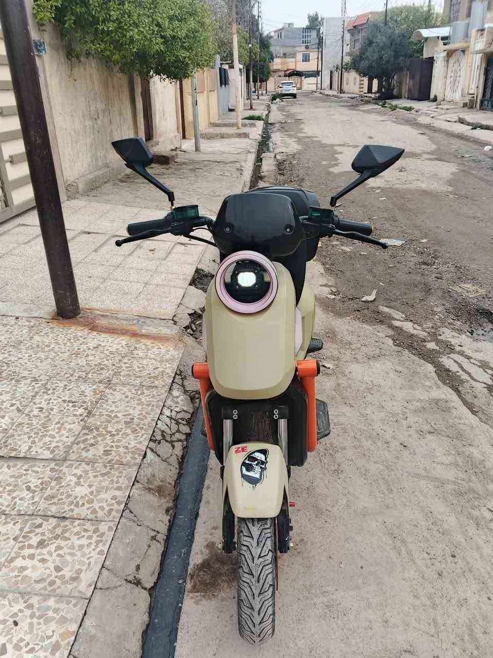 موطور شحن اللبيع 5 بطاريات كلو شغل شرط كلو شرط على فحص ملف 2000/أربع نمرات فول  سرعه 110/شرط السعر 400/بيها مجال رقم موبايل موصل ايسر اتصل ودالل
***********/////بي وتساب 
***********//////بي وتساب
