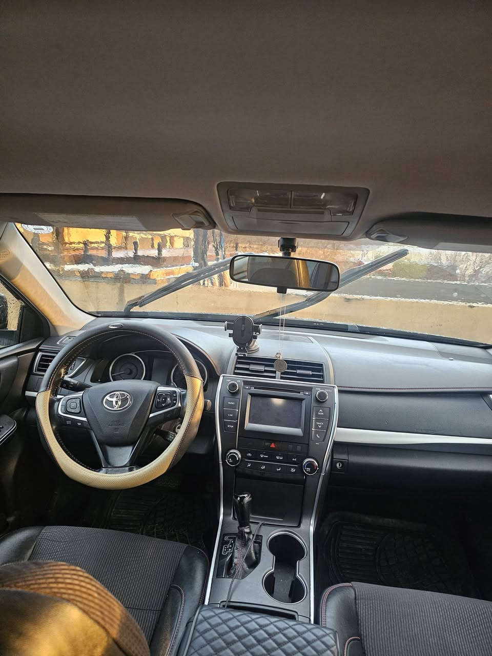 كامري موديل ٢٠١٧ موصفات se
كاميرا خلفية
جلدية
مثبت سرعة
المحرك: 2.5 لتر 4 سلندر
ثلاث انظما ايكو نورمال سوبرت 
تاخم تايرات جديد ادامه كامله بدون مصرف نهائية 
شرط محرك والكير  والكشر مسويله بولش حيل نظيفه السيارة 
الضرر: خمس قطع صبغ جاملغ بنيد وجاملغ خلفي شويه صندوك (تعديل شاصي صفحه سكن )
 سعر جدا مناسب مستعجل ع بيع عندي ظرف 
السعر :١٢٥$ بي مجال قليل 
رقمي واتساب :***********
عنوان سيارة: دهوك. او عقرة
