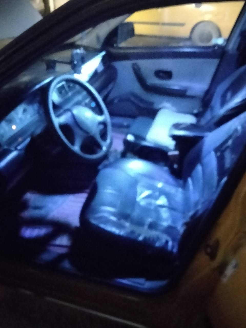 سلام عليكم سمند موديل 11 رقم بغداد مصفره هيئة وغرامات بسمي تحويل ثاني يوم جاملغ الخلفي بي صبغ والامامي مكينة فرنسي قطرة بل النص وكير خير من الله تخم تاير التبريد ثلج هسه مسوي جديد مكان بغداد مدينة الصدر السعر 29 وبيه مجال اتصل وخادم *********** ***********
