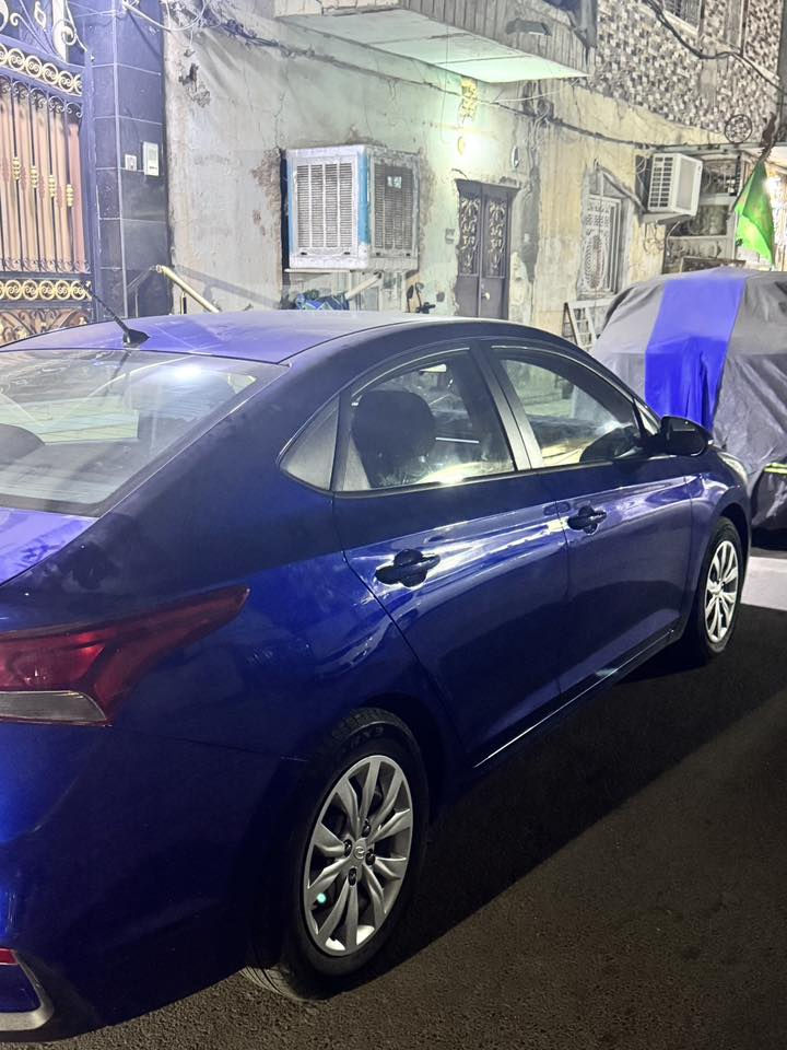 سلام عليكم للبيع فقط 
اكسنت موديل 2021
مواصفات عاديه 
حادث فقط بنيد 
مكان السيارة الكاظمية 
الاستفسار:***********
