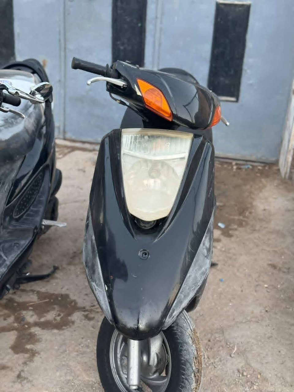 السلام عليكم بريس كفرات نضيفه شوفت عينك شلع ومعدل شرط بطناش كهربائيات شغله كله مانقصه برغي رباعيه هورن سيدان اصلي  نكره دراجة هندر وسلف كله غراضه جديده ماخلي نقص بيه 500 وبيه مجال *********** بكاني رفاعي
