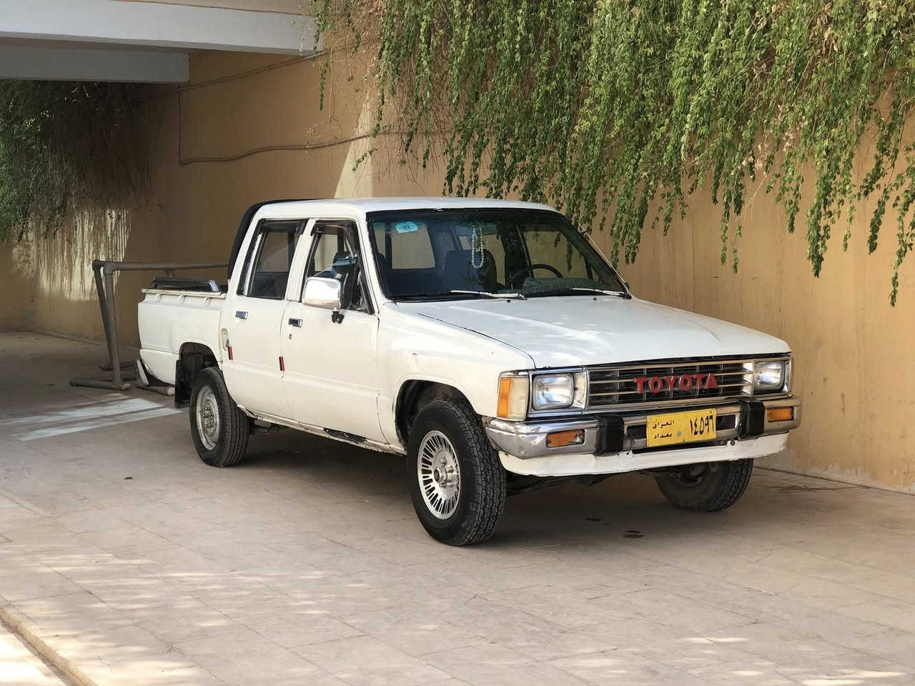 تويتا بيكاب ئوتوماتيك
موديل ١٩٨٨ 
ئارمى پلاستيك سليمانى 
سه ياره كه ئوتوماتيكه مه كينه وينجى 
ئارم و ئه وه ليات به شه رت 
تايه ى تازه 
سعرى ٣٧  مه عامه له 
***********
