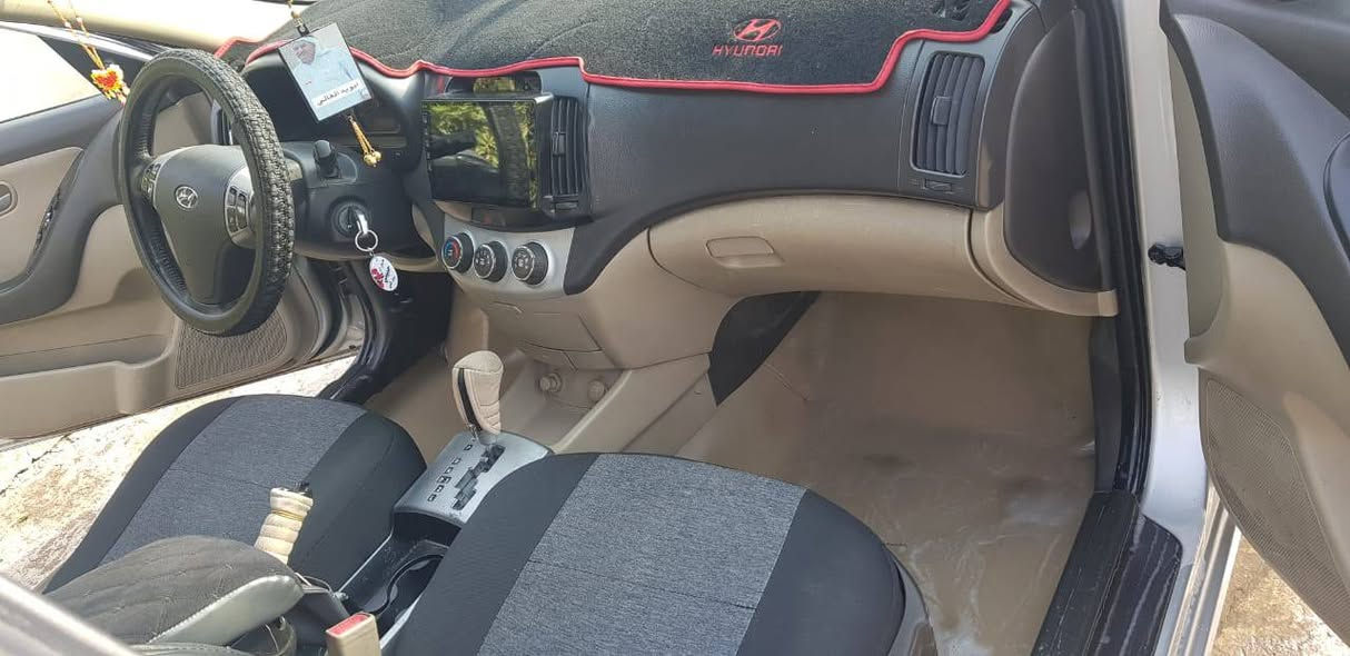 سلايت تحكم وتنته
طخم أمامي وخلفي مع الدبلات كلو جديد طخم تايرات جديد 
دوشمه جديد 
جملغ أمامي مطوز فقط 
وبيها طخه من ورأى 
رقم أربيل جديد 
السعر 120
رقم تليفون 
***********
