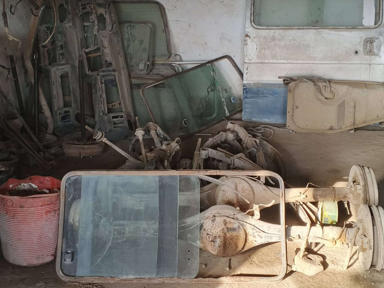 السلام عليكم تفصيخ كيا بستا كلشي موجود العنوان بابل القاسم رقم ***********
